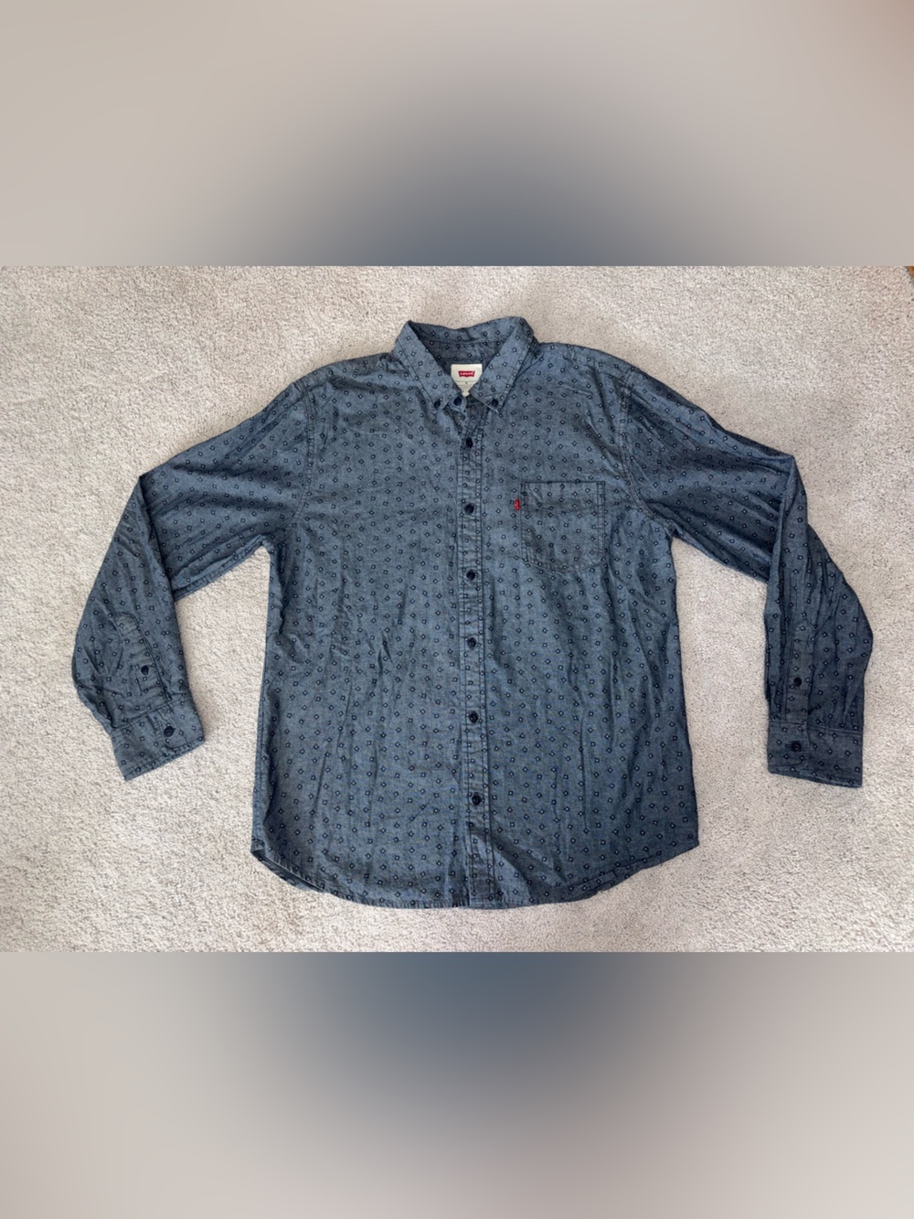 Levi's Men's XL Blue Chambray Button
Up Shirt Geometric Print